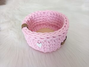Háčkovaný košík kulatý 12 cm - různé barvy
